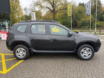 Used Dacia Duster 2017 for sale - 76046640: Photo