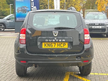 Used Dacia Duster 2017 for sale - 76046640: Photo