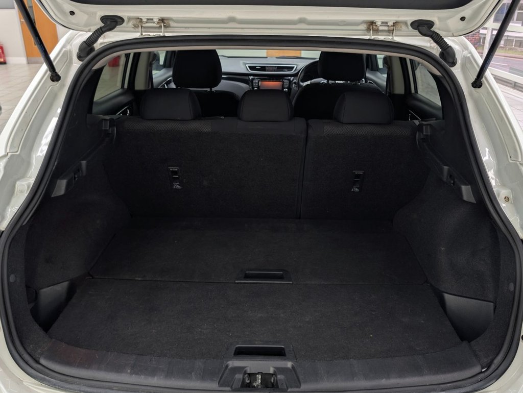 Used Nissan Qashqai 2014 for sale - 77666887: Photo 6