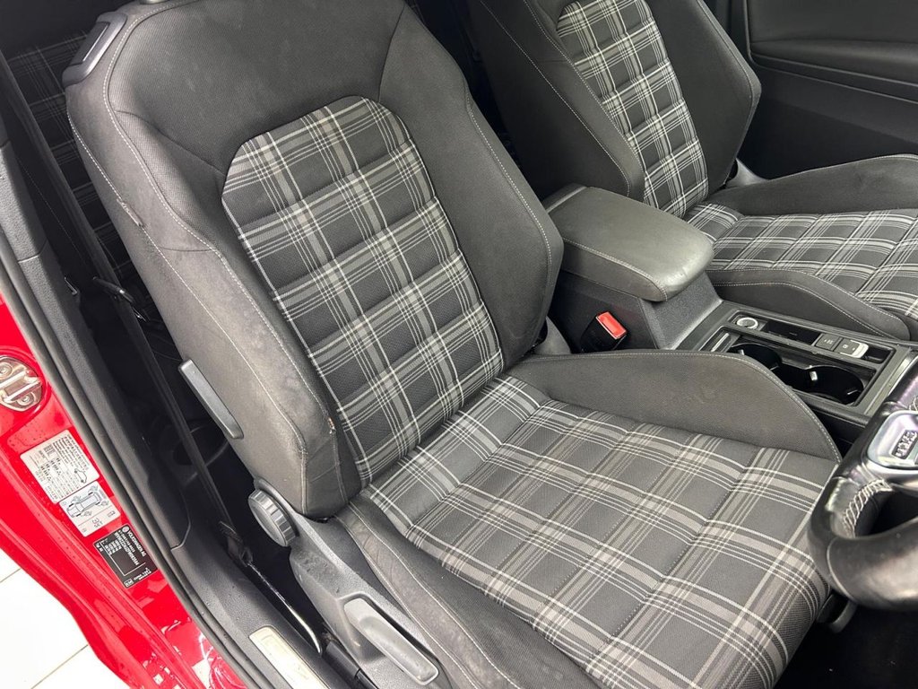 Used Volkswagen Golf 2014 for sale - 77666705: Photo 13