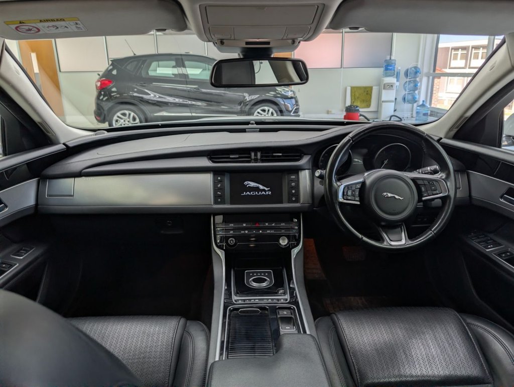 Used Jaguar XF 2017 for sale - 77734060: Photo 14