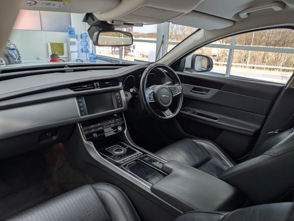 Used Jaguar XF 2017 for sale - 77734060: Photo 15
