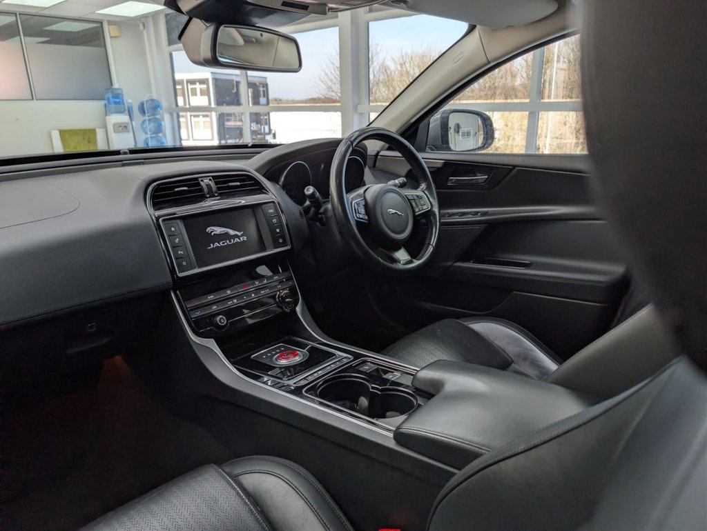 Used Jaguar XE 2016 for sale - 77990848: Photo 15