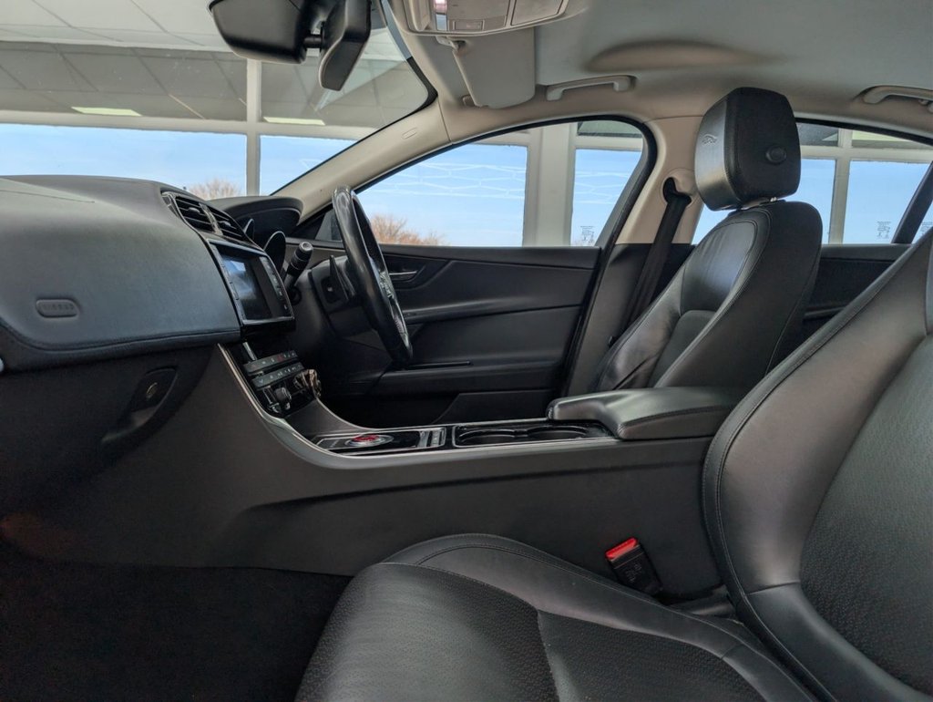 Used Jaguar XE 2016 for sale - 77990848: Photo 17
