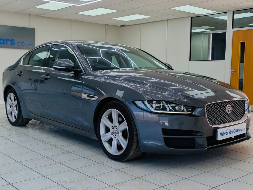 Used Jaguar XE 2016 for sale - 77990848: Photo 2