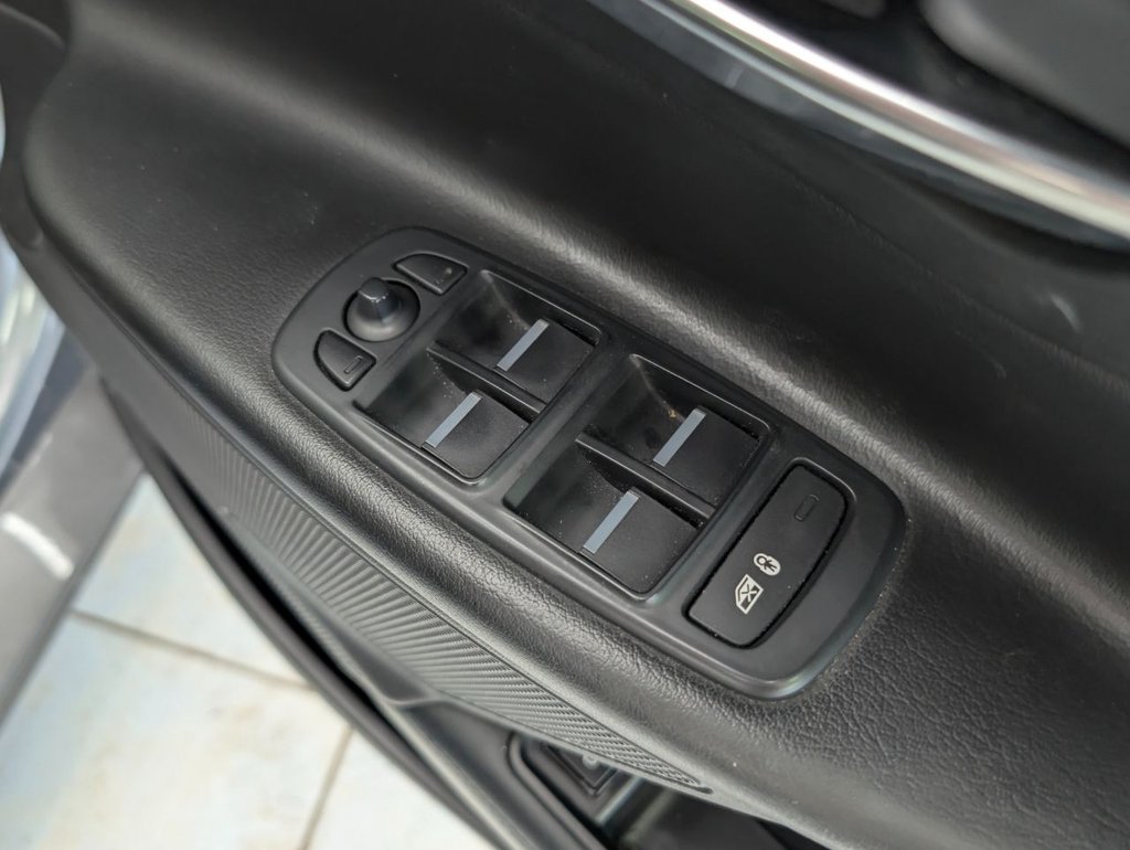 Used Jaguar XE 2016 for sale - 77990848: Photo 29