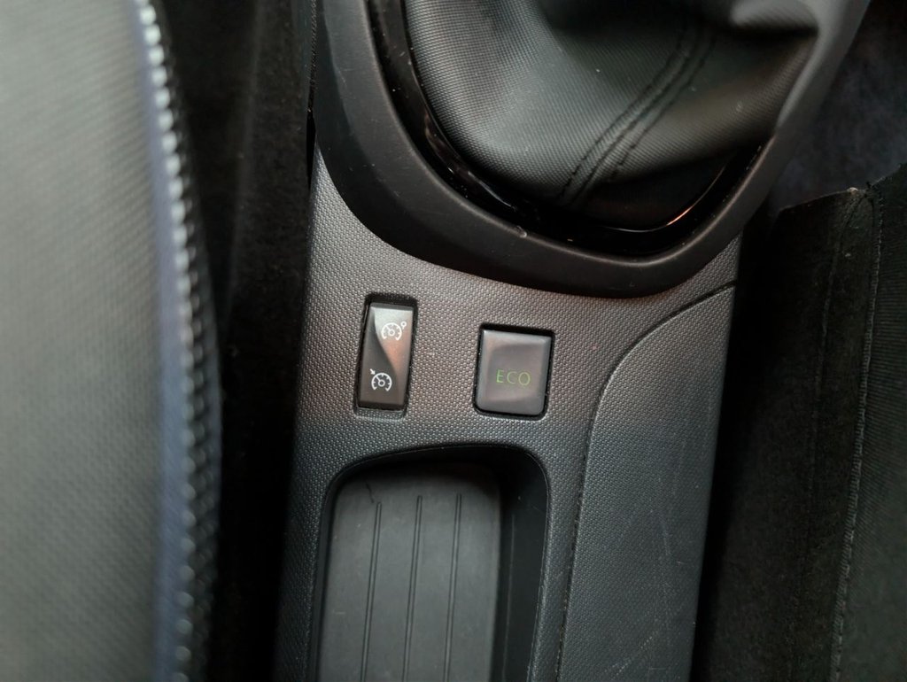 Used Renault Captur 2014 for sale - 77734106: Photo 28