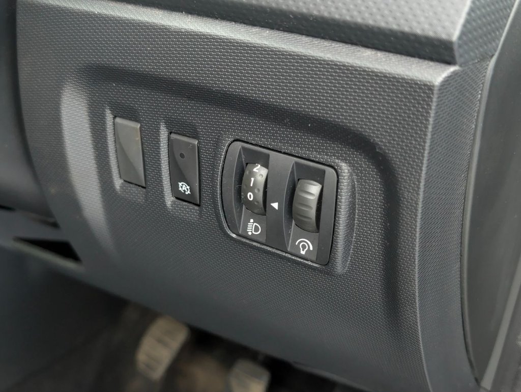 Used Renault Captur 2014 for sale - 77734106: Photo 35