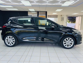 Used Renault Clio 2017 for sale - 79466048: Photo