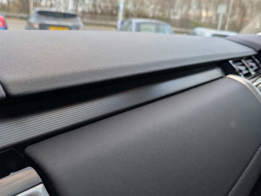 Used Land Rover Discovery 2017 for sale - 77834993: Photo 34