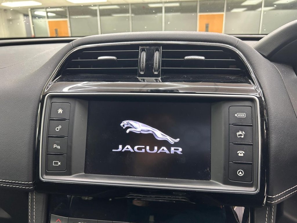 Used Jaguar F-Pace 2016 for sale - 77666726: Photo 17