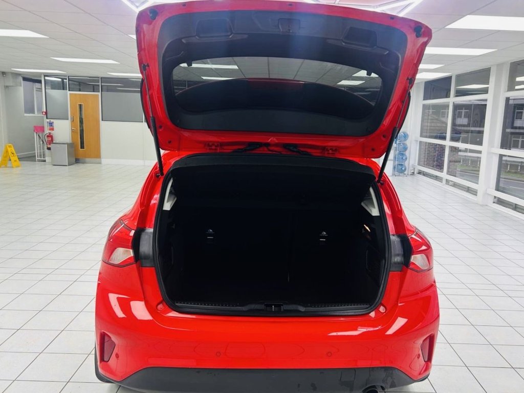 Used Ford Focus 2020 for sale - 77666618: Photo 5