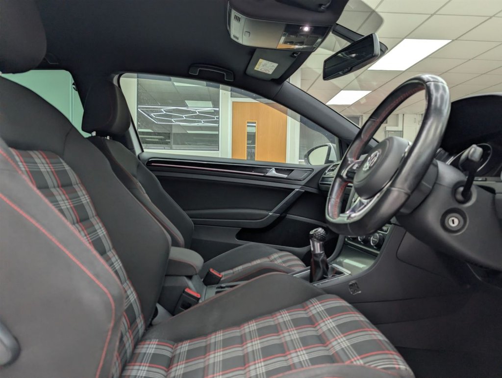 Used Volkswagen Golf 2015 for sale - 77666768: Photo 12