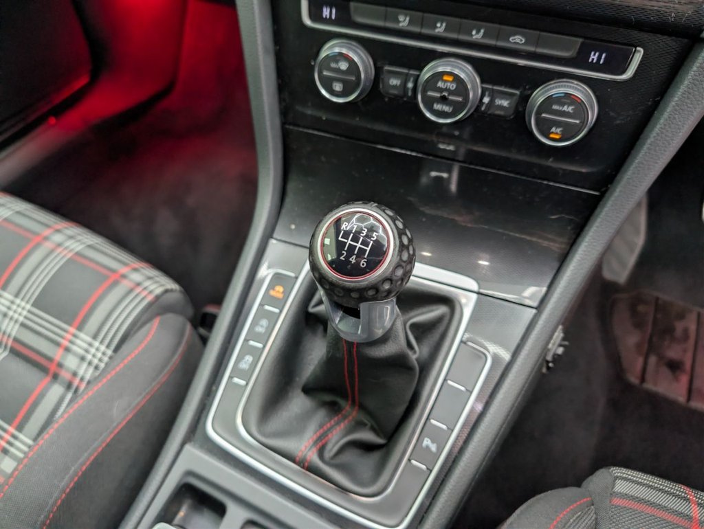 Used Volkswagen Golf 2015 for sale - 77666768: Photo 21