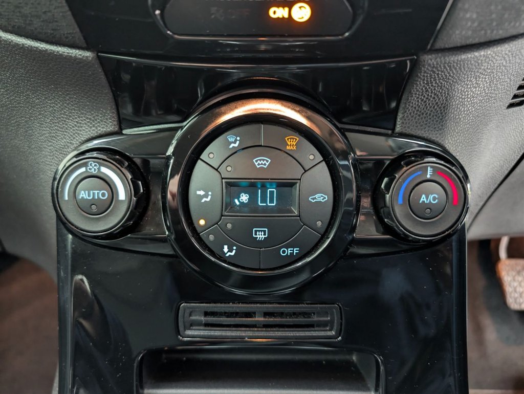 Used Ford Fiesta 2015 for sale - 78200360: Photo 24