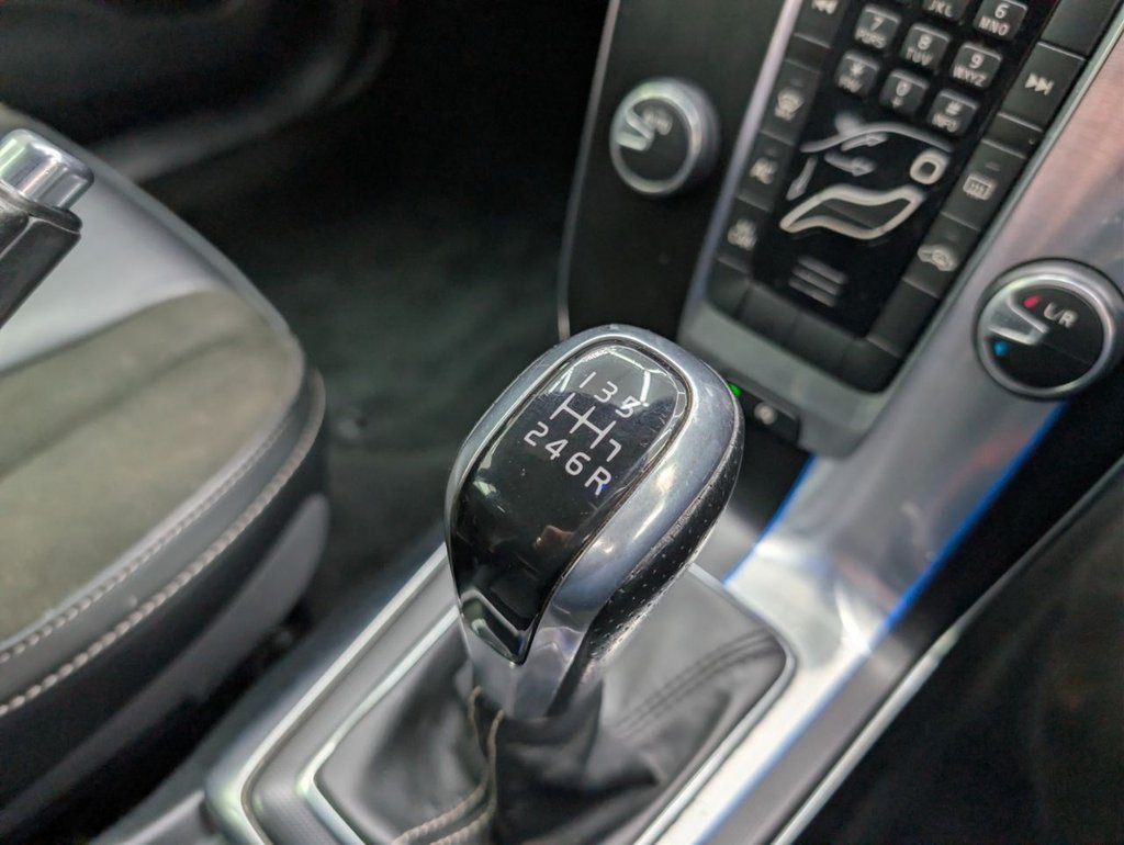 Used Volvo V40 2015 for sale - 78200409: Photo 22