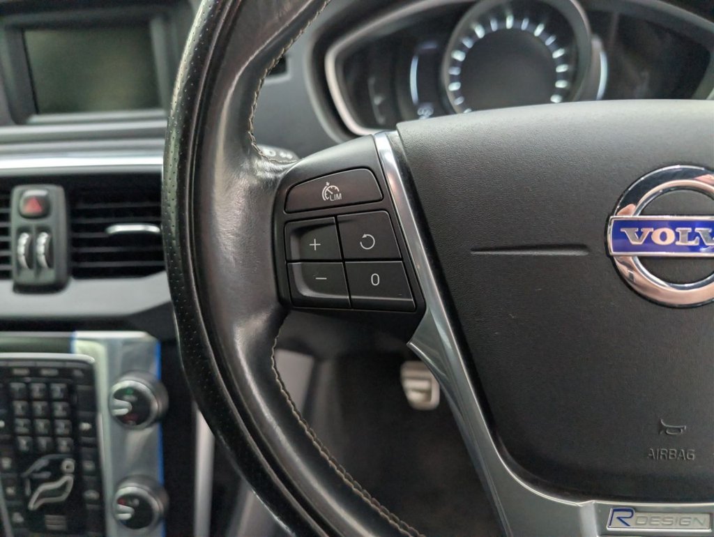 Used Volvo V40 2015 for sale - 78200409: Photo 24