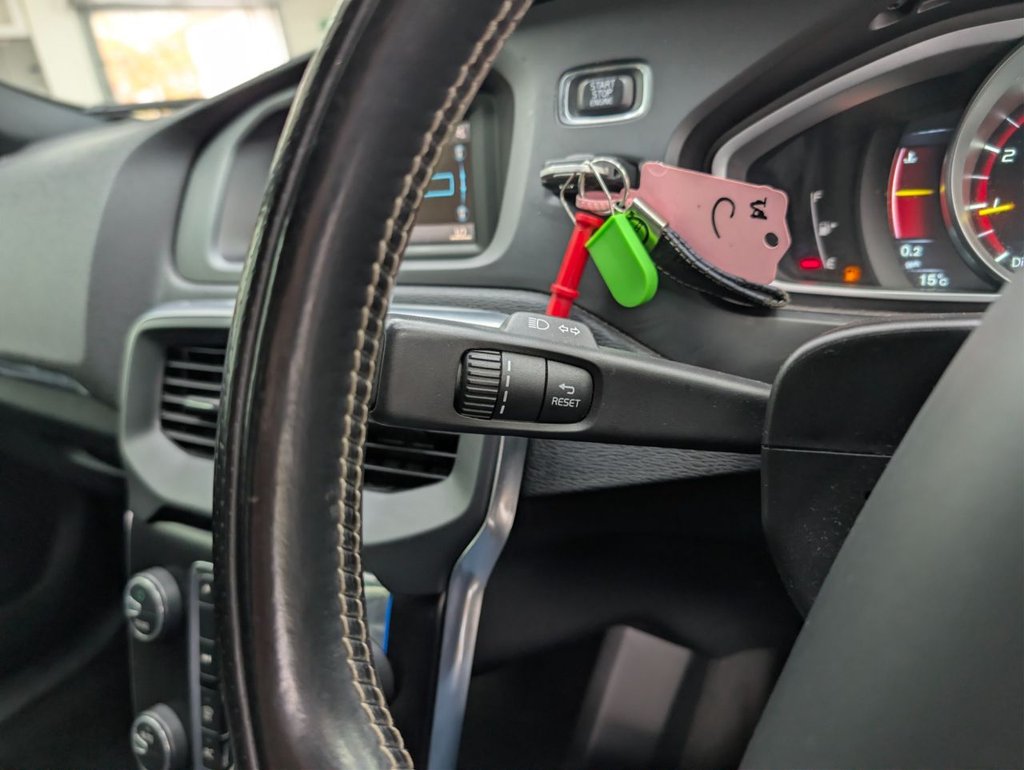 Used Volvo V40 2015 for sale - 78200409: Photo 25