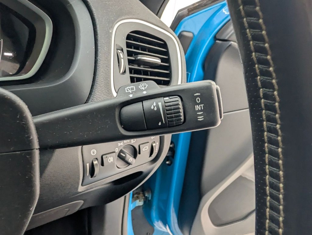 Used Volvo V40 2015 for sale - 78200409: Photo 27