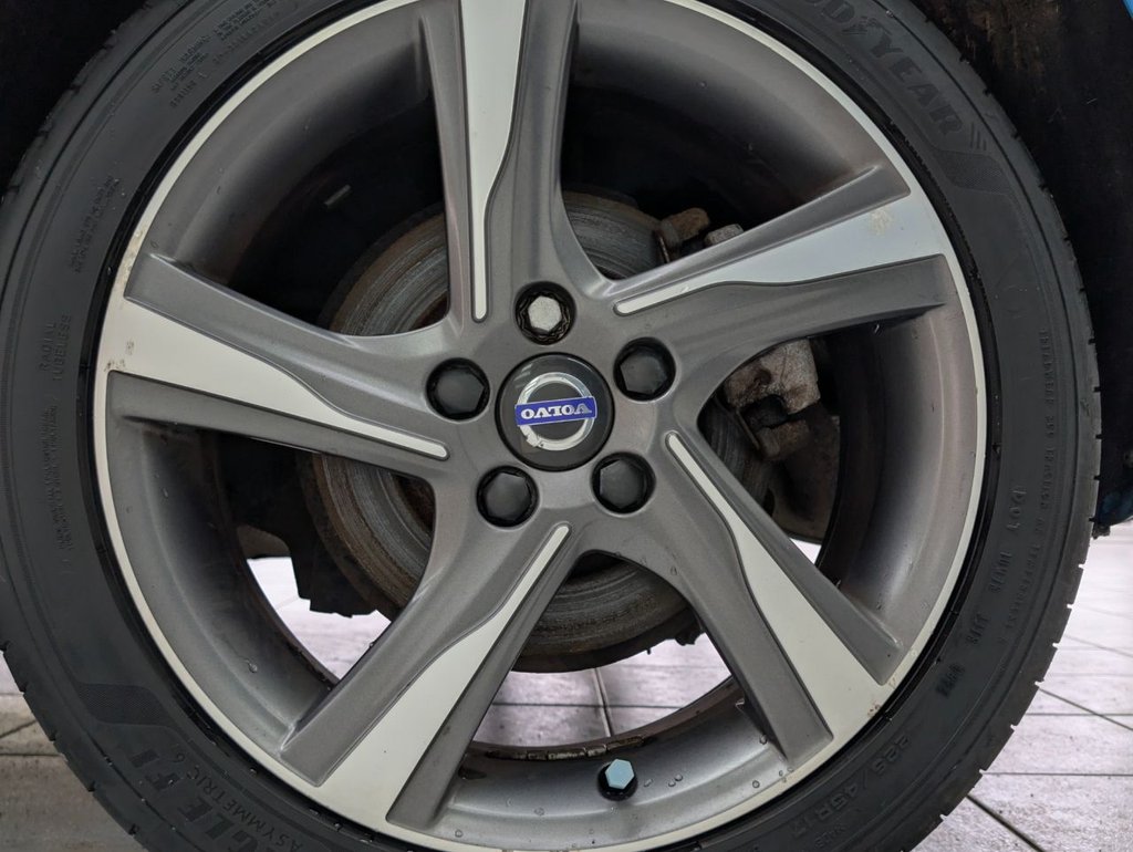 Used Volvo V40 2015 for sale - 78200409: Photo 36