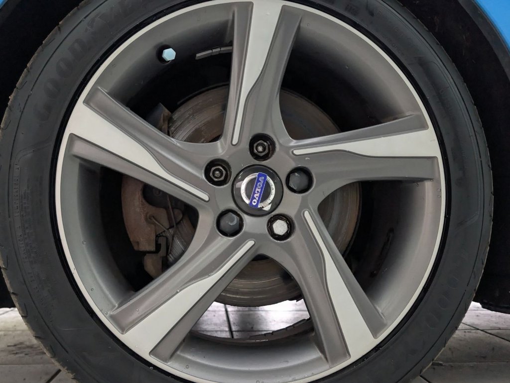 Used Volvo V40 2015 for sale - 78200409: Photo 37