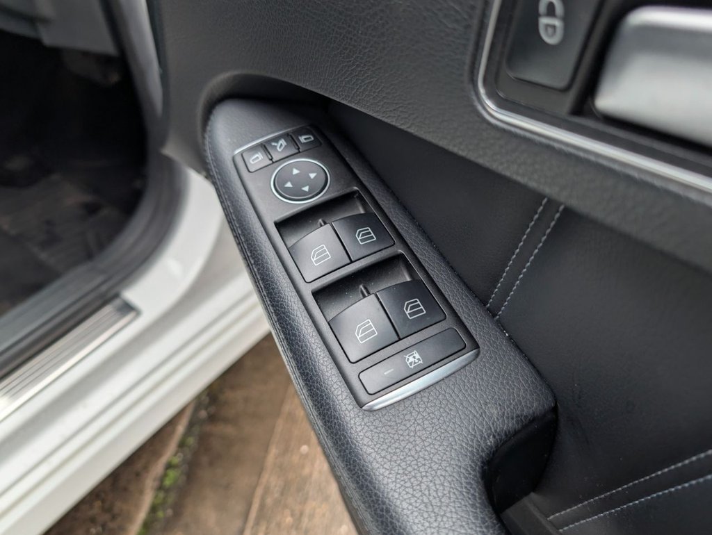 Used Mercedes-Benz E Class 2014 for sale - 77780272: Photo 37