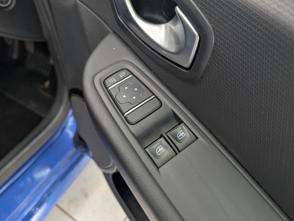 Used Renault Clio 2017 for sale - 77834994: Photo 28