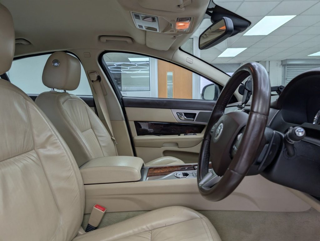 Used Jaguar XF 2011 for sale - 77835346: Photo 13