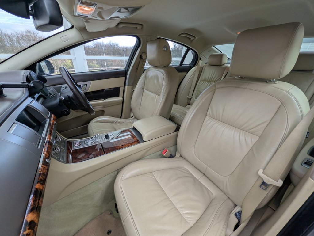 Used Jaguar XF 2011 for sale - 77835346: Photo 16