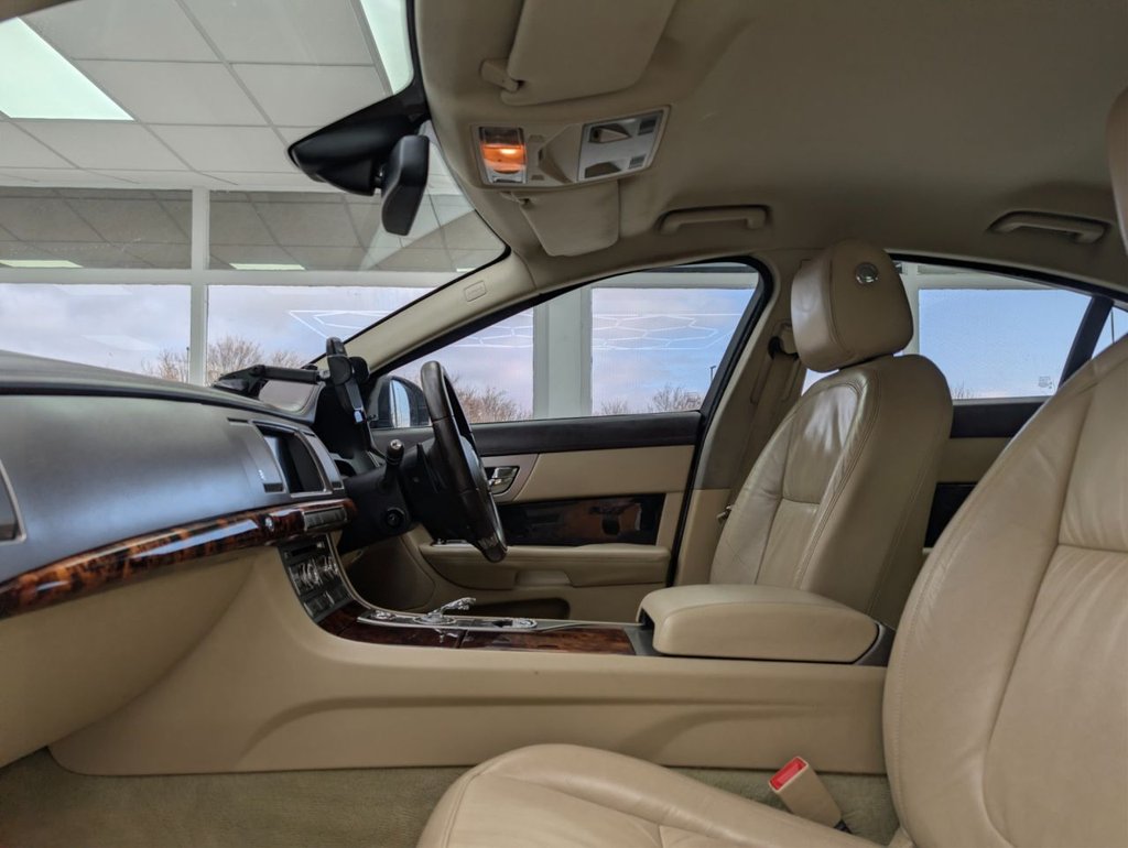 Used Jaguar XF 2011 for sale - 77835346: Photo 17