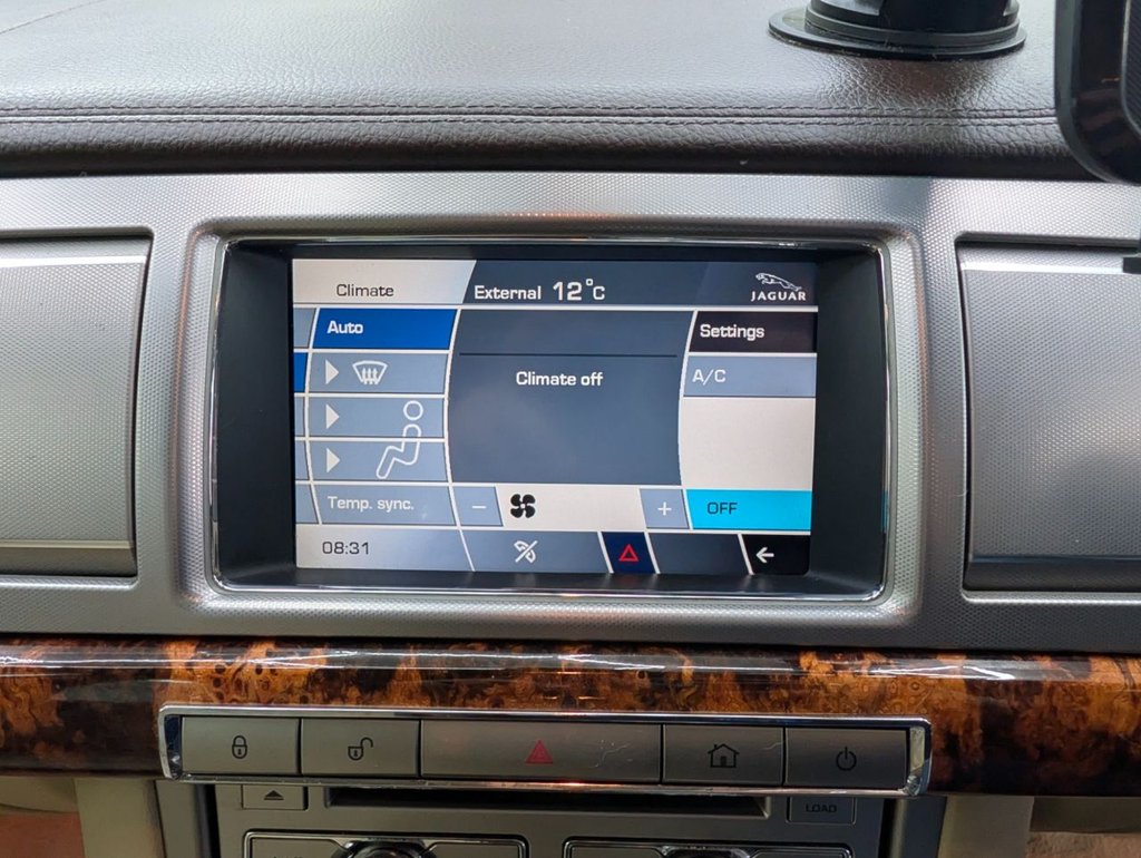 Used Jaguar XF 2011 for sale - 77835346: Photo 20