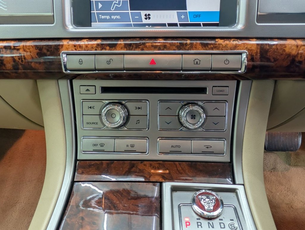 Used Jaguar XF 2011 for sale - 77835346: Photo 24