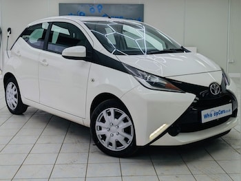 2015 (64) - 1.0 VVT-i X-Play 5dr