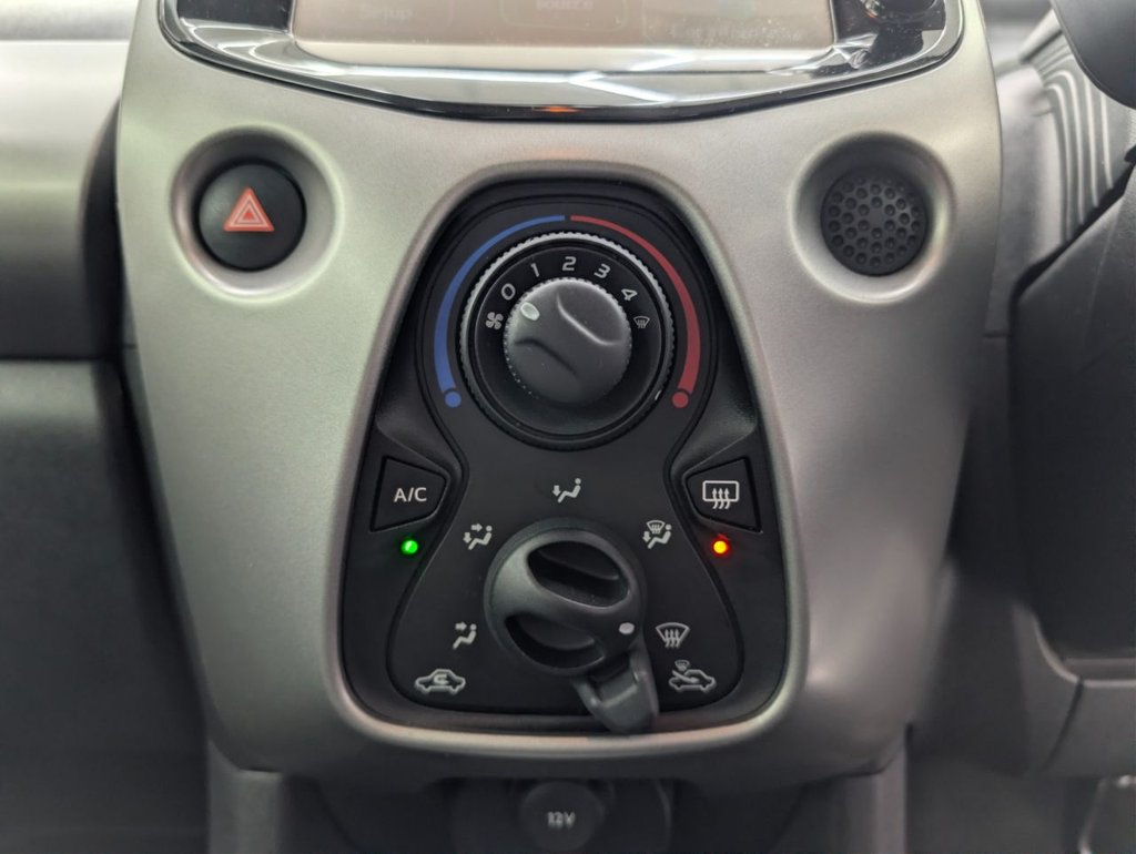 Used Toyota AYGO 2015 for sale - 77764722: Photo 24