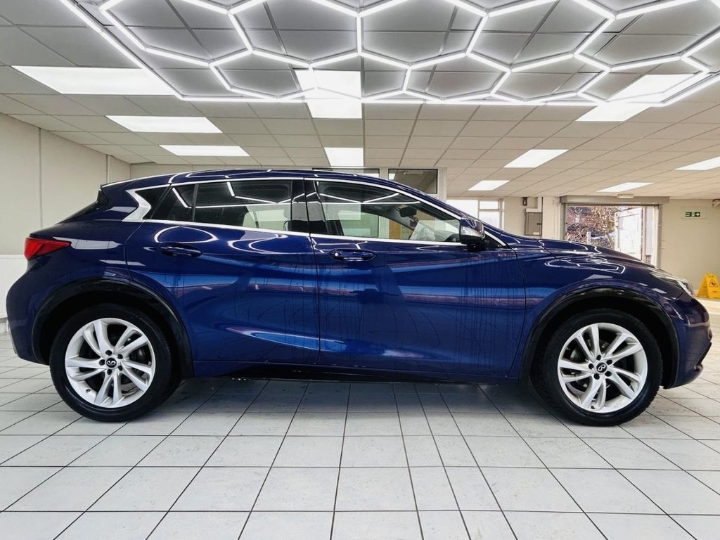 Used Infiniti Q30 2017 for sale - 77666791: Photo 2