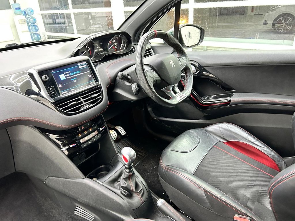 Used Peugeot 208 2018 for sale - 77667000: Photo 13