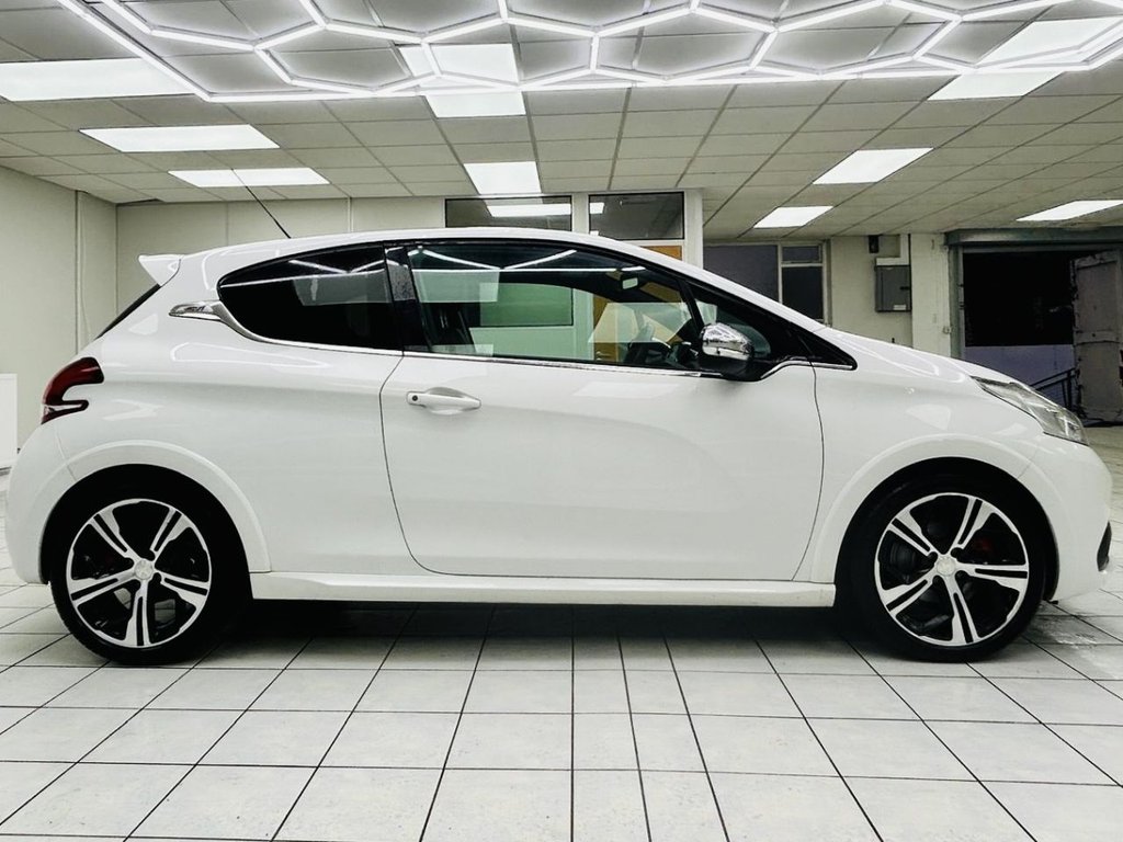 Used Peugeot 208 2018 for sale - 77667000: Photo 3