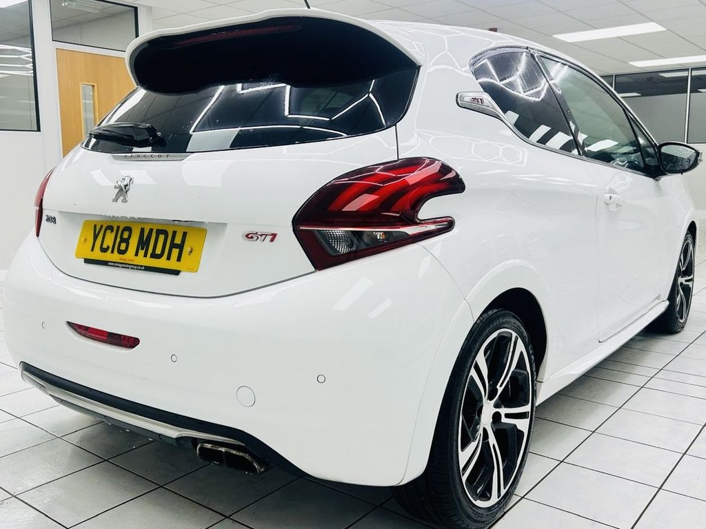 Used Peugeot 208 2018 for sale - 77667000: Photo 4