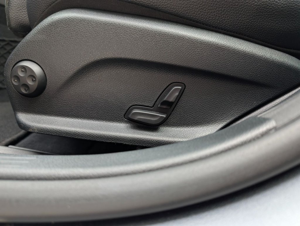 Used Mercedes-Benz E Class 2016 for sale - 78110363: Photo 46