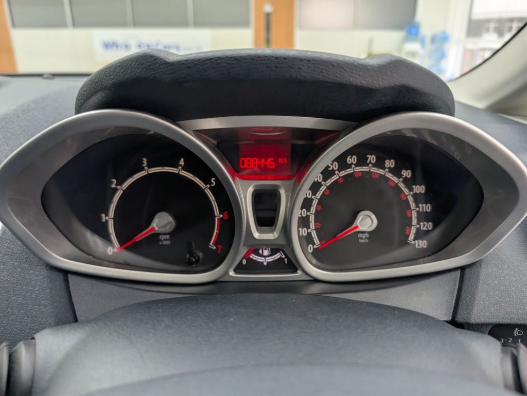 Used Ford Fiesta 2011 for sale - 77990572: Photo 24