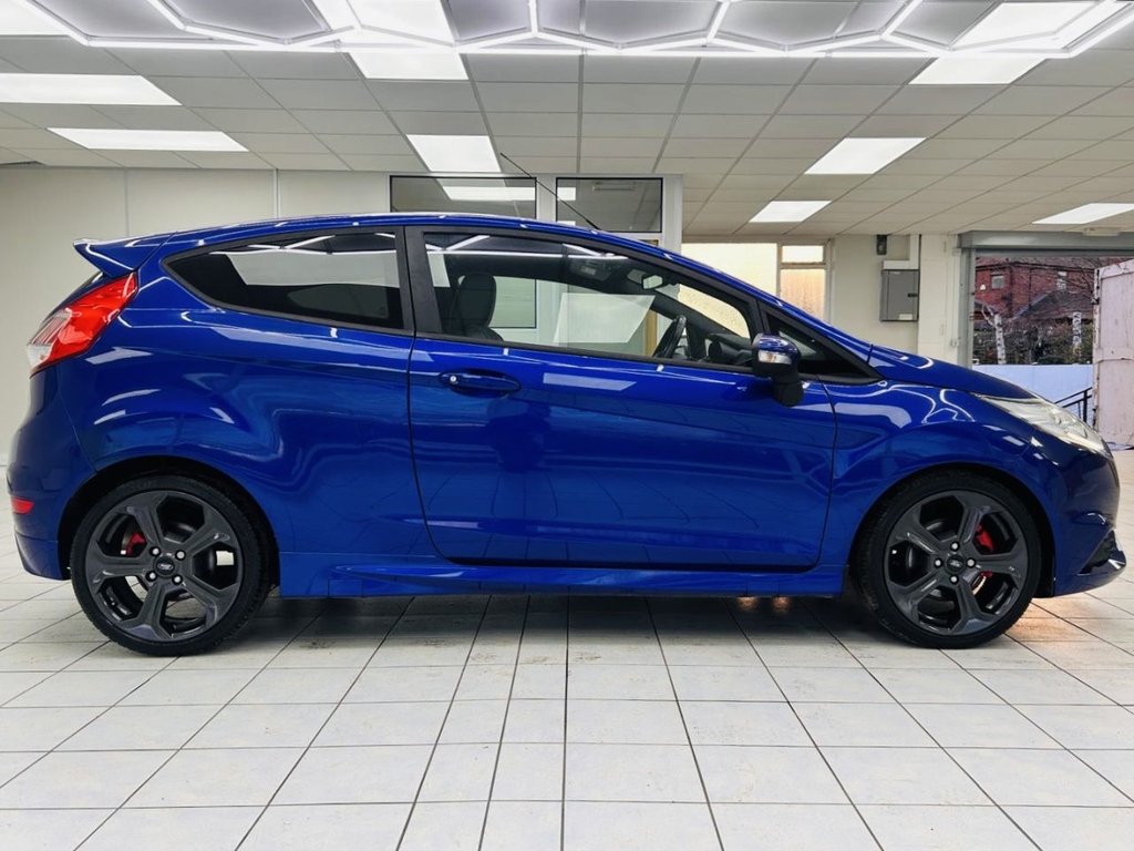 Used Ford Fiesta 2017 for sale - 77666676: Photo 2