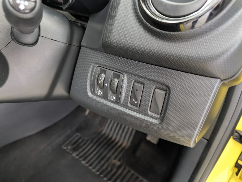 Used Renault Clio 2014 for sale - 78110344: Photo 33