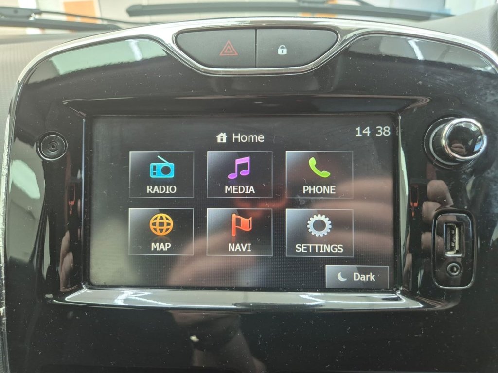 Used Renault Clio 2014 for sale - 77919925: Photo 21