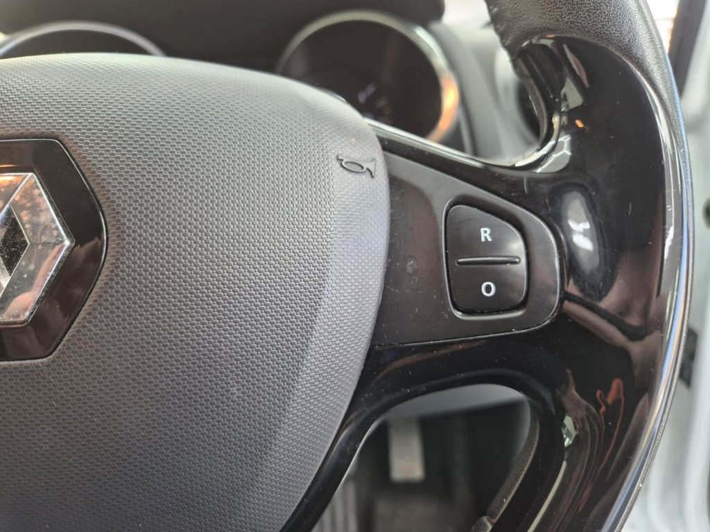 Used Renault Clio 2014 for sale - 77919925: Photo 28