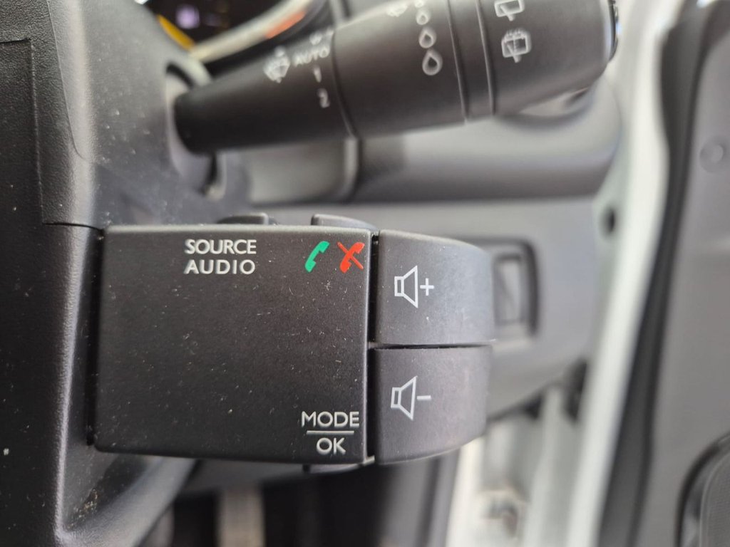 Used Renault Clio 2014 for sale - 77919925: Photo 30