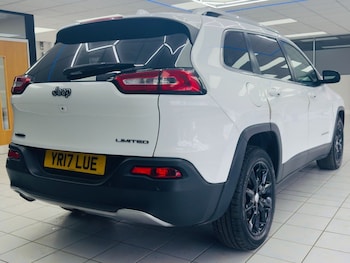 Used Jeep Cherokee 2017 for sale - 79072135: Photo