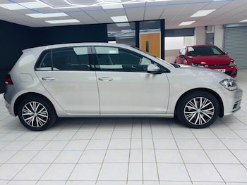 Used Volkswagen Golf 2017 for sale - 79281321: Photo