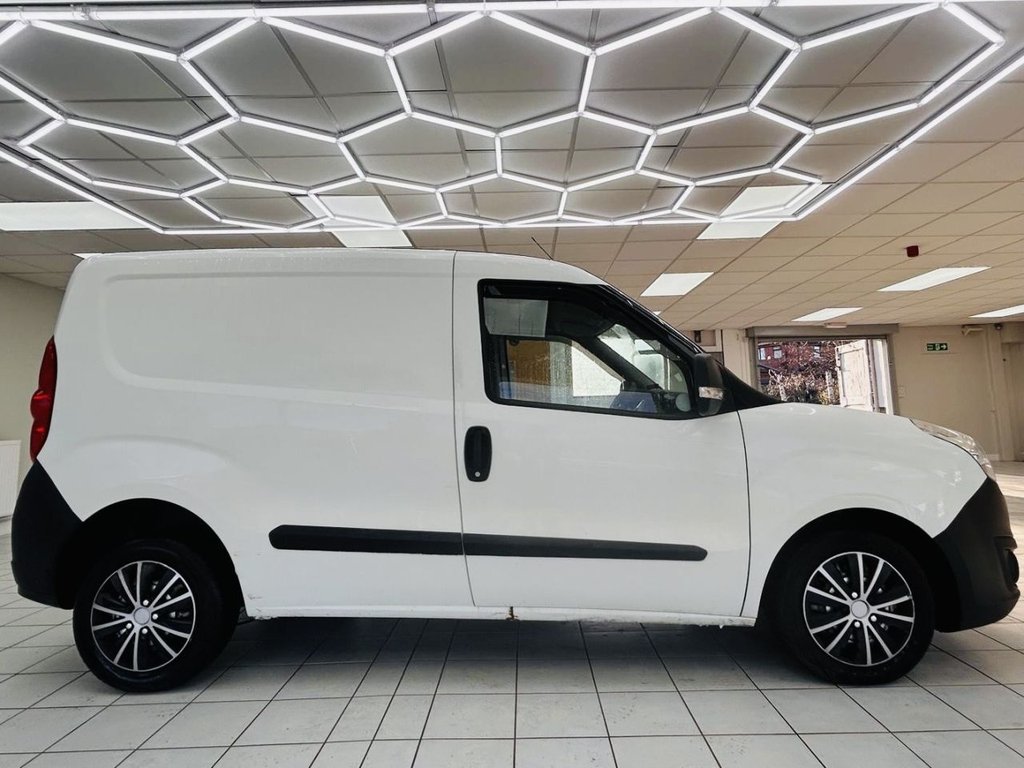 Used Vauxhall Combo 2015 for sale - 77666658: Photo 2