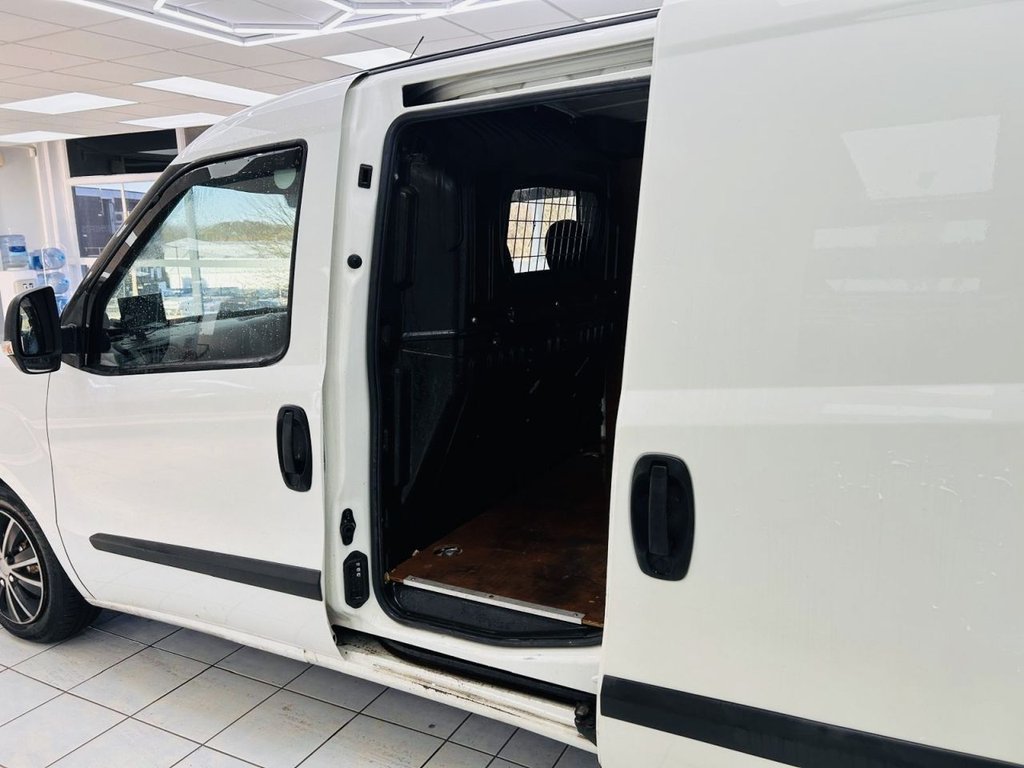 Used Vauxhall Combo 2015 for sale - 77666658: Photo 21