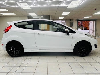 Used Ford Fiesta 2015 for sale - 77666631: Photo